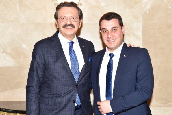 48a3e95a-373a-4b9d-b8f3-a15c862bc9aa (1)