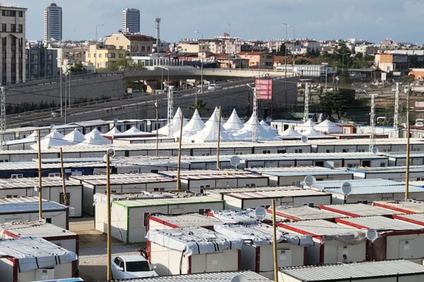 f5f6c6ed-e172-4df6-bf8d-ac79b73d1947